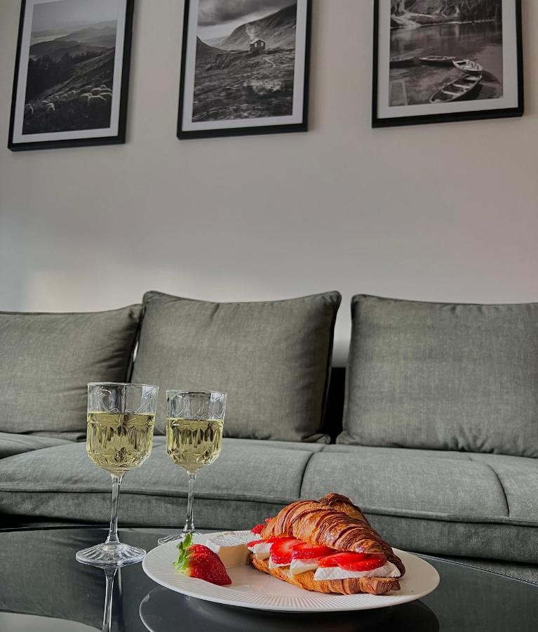 Modern Stone Hill Apartment Шклярська Поремба Екстер'єр фото
